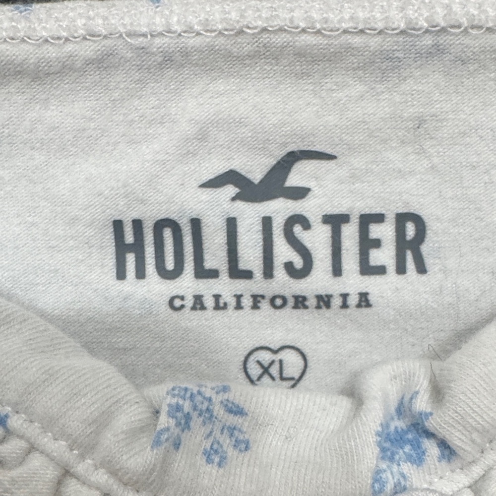 Hollister White Cami Top With Micro Ruffles and Blue Floral Print - Picture 2 of 5